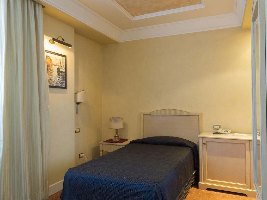 Gran Osteria Tre Noci Hotel Sistiana Værelse billede